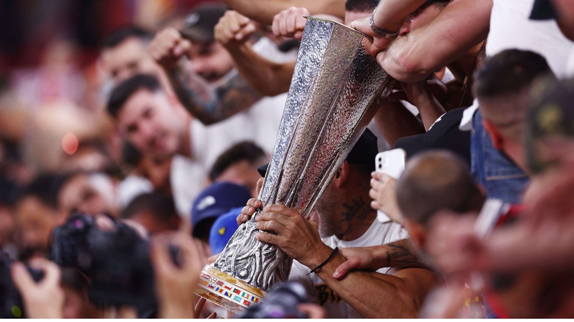 组赛严峻挑 组赛严峻挑